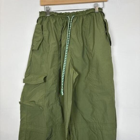 Urban Outfitters Dark khaki Green Waylan Nylon Jogger Pant Size: Small - Picture 4 of 8